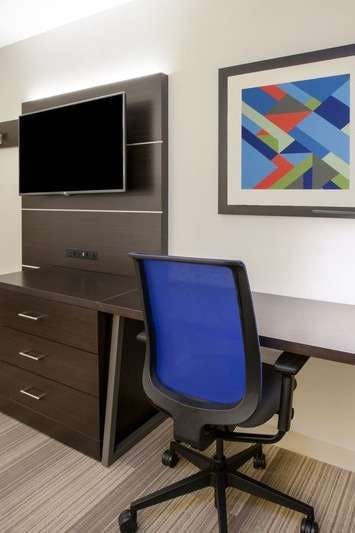 Hotel Holiday Inn Express & Suites Bardstown photo 3