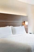 Hotel Holiday Inn Express & Suites Heath Newark photo 1