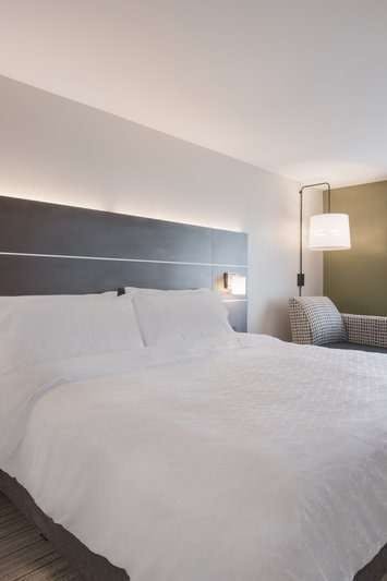 Hotel Holiday Inn Express & Suites Chicago Hoffman Estates photo 1