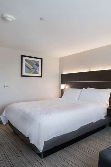 Hotel Holiday Inn Express & Suites Chicago Hoffman Estates photo 2