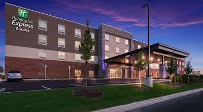 Holiday Inn Express & Suites Chicago Hoffman Estates