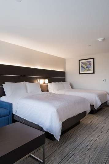 Hotel Holiday Inn Express & Suites Chicago Hoffman Estates photo 3