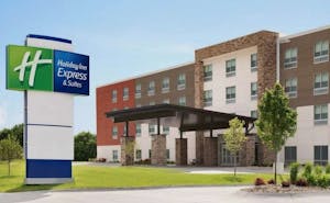 Holiday Inn Express & Suites Charlottesville