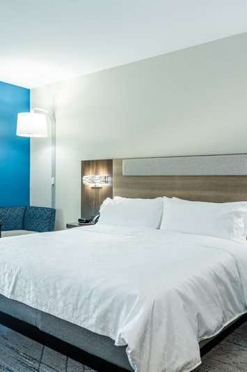 Hotel Holiday Inn Express & Suites Charlottesville photo 1