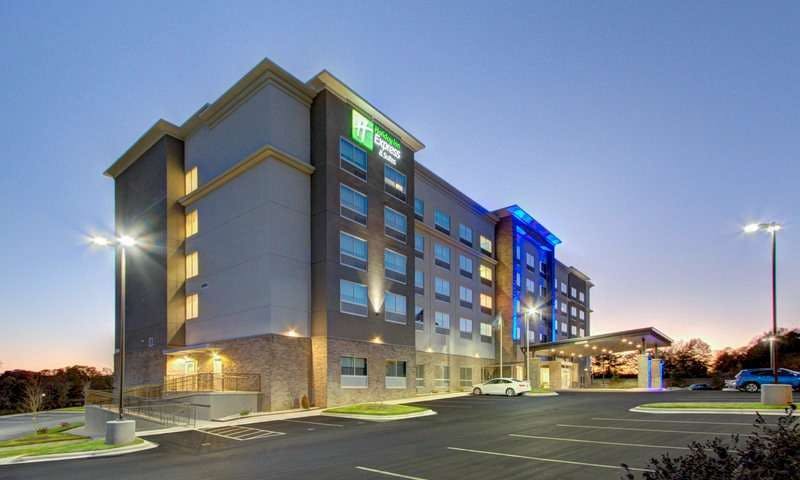 Holiday Inn Express & Suites Charlotte Southwest