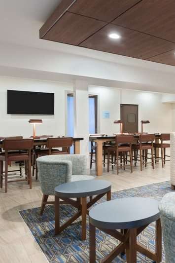 Hotel Holiday Inn Express & Suites Columbus Airport East photo 4