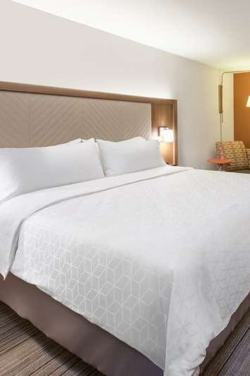 Hotel Holiday Inn Express Princeton photo 1