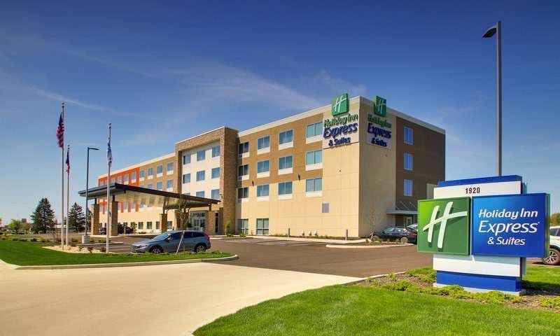 Holiday Inn Express & Suites Findlay North
