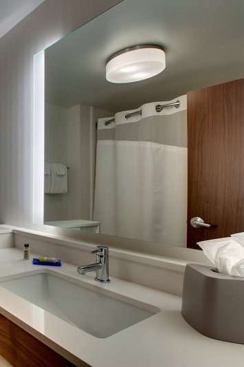 Hotel Holiday Inn Express & Suites Findlay North photo 4