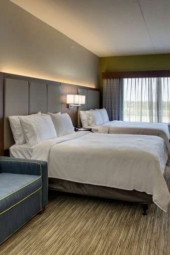 Hotel Holiday Inn Express & Suites Findlay North photo 2