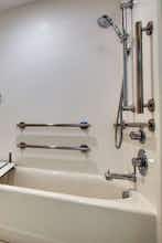 Hotel Holiday Inn Express & Suites Findlay North photo 5