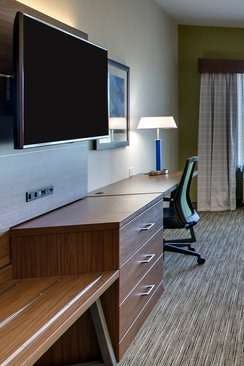 Hotel Holiday Inn Express & Suites Findlay North photo 3