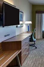Hotel Holiday Inn Express & Suites Findlay North photo 3