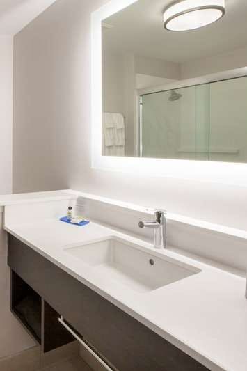 Hotel Holiday Inn Express & Suites Miramar photo 4