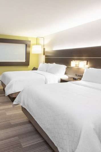 Hotel Holiday Inn Express & Suites Miramar photo 2