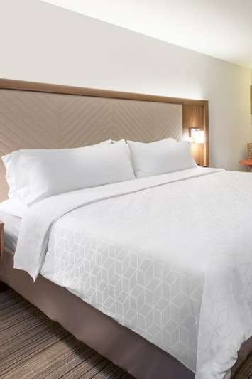 Hotel Holiday Inn Express & Suites Miramar photo 1