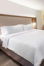 Hotel Holiday Inn Express & Suites Miramar photo 1