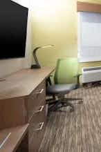 Hotel Holiday Inn Express & Suites Fort Myers Airport photo 4
