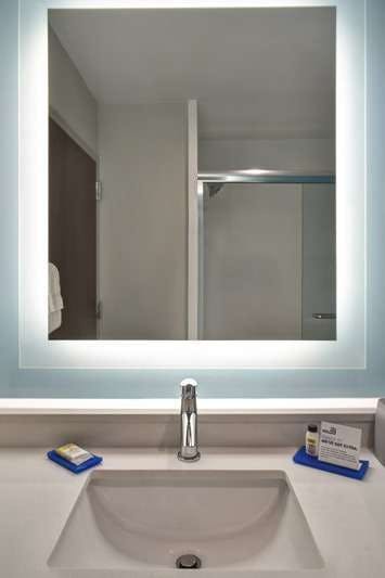 Hotel Holiday Inn Express & Suites Galveston Beach photo 4