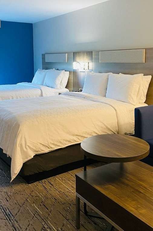 Hotel Holiday Inn Express Gulfport Beach photo 2