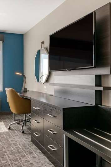 Hotel Holiday Inn Express & Suites Carlisle Southwest – I 81 photo 3
