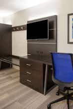 Hotel Holiday Inn Express & Suites Houston North I 45 Spring photo 4
