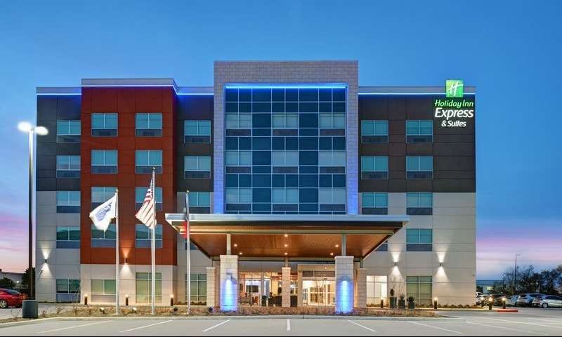 Holiday Inn Express & Suites Houston Memorial City Centre