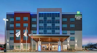 Holiday Inn Express & Suites Houston Memorial City Centre