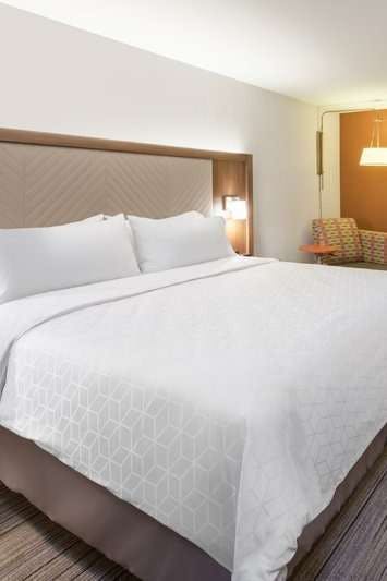 Hotel Holiday Inn Express & Suites Bullhead City photo 1