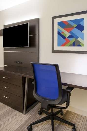 Hotel Holiday Inn Express & Suites Bullhead City photo 2