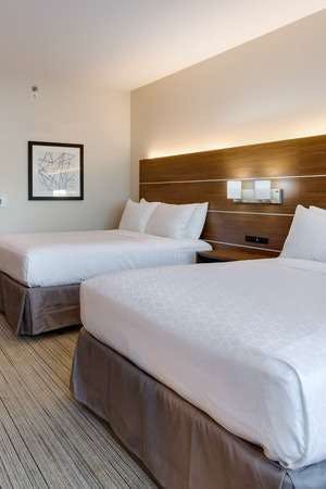 Hotel Holiday Inn Express & Suites Latta photo 2