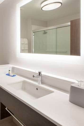 Hotel Holiday Inn Express & Suites Doral Miami photo 3