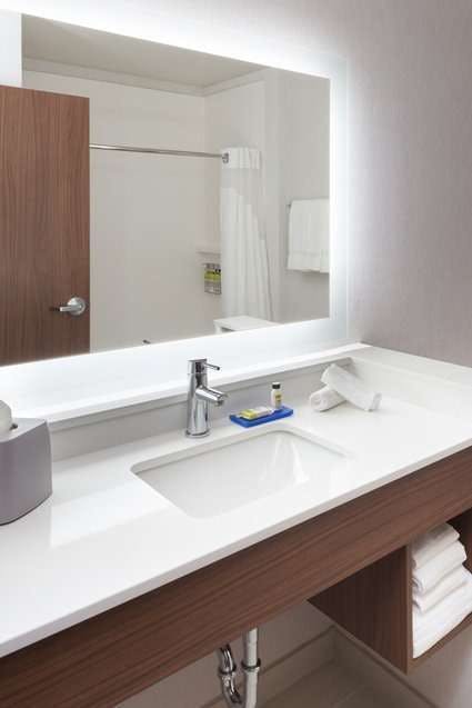 Hotel Holiday Inn Express & Suites Doral Miami photo 4