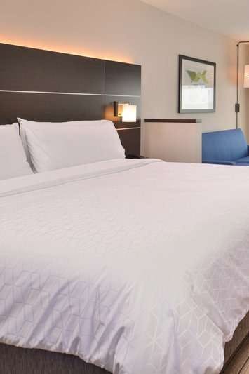 Hotel Holiday Inn Express & Suites Olathe West photo 1