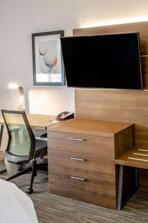 Hotel Holiday Inn Express & Suites Olathe South photo 3