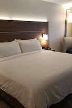 Hotel Holiday Inn Express & Suites Nashville North Springfield photo 1