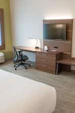 Hotel Holiday Inn Express & Suites Fort Wayne North photo 3