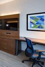 Hotel Holiday Inn Express & Suites Latta photo 3