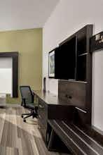Hotel Holiday Inn Express & Suites Lakeland South photo 3