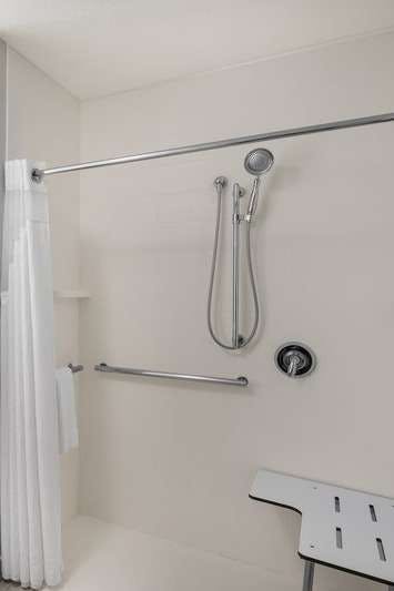 Hotel Holiday Inn Express & Suites Lakeland South photo 5