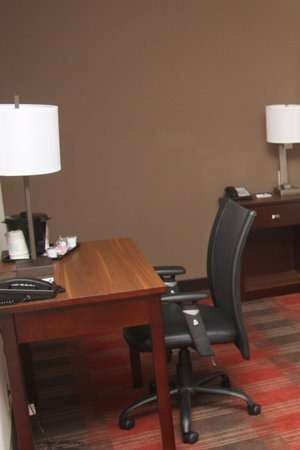 Hotel Holiday Inn Express & Suites Cumberland La Vale photo 4