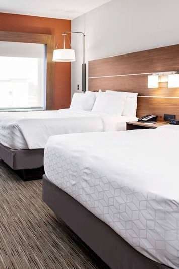 Hotel Holiday Inn Express & Suites Madison photo 2