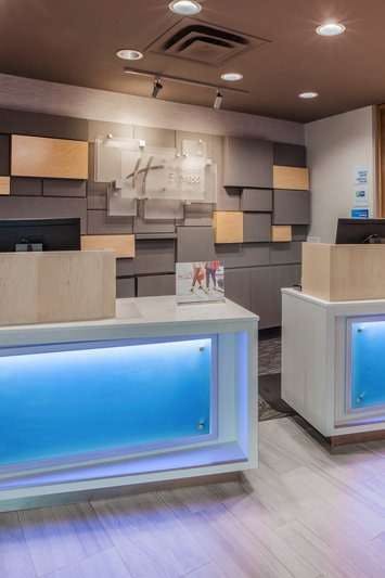 Hotel Holiday Inn Express & Suites Moody Leeds photo 4