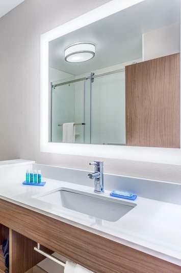 Hotel Holiday Inn Express & Suites Hammond photo 5