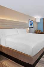 Hotel Holiday Inn Express & Suites Wooster photo 1