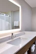 Hotel Holiday Inn Express & Suites Wooster photo 4