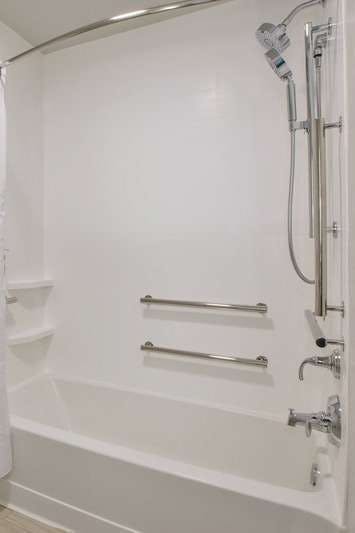 Hotel Holiday Inn Express & Suites Wooster photo 5
