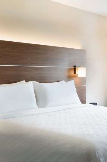 Hotel Holiday Inn Express & Suites Clear Spring photo 1