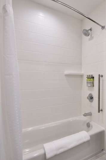 Hotel Holiday Inn Express & Suites Houston North Woodlands Area photo 4