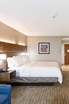 Hotel Holiday Inn Express & Suites Houston Nasa Boardwalk Area photo 1